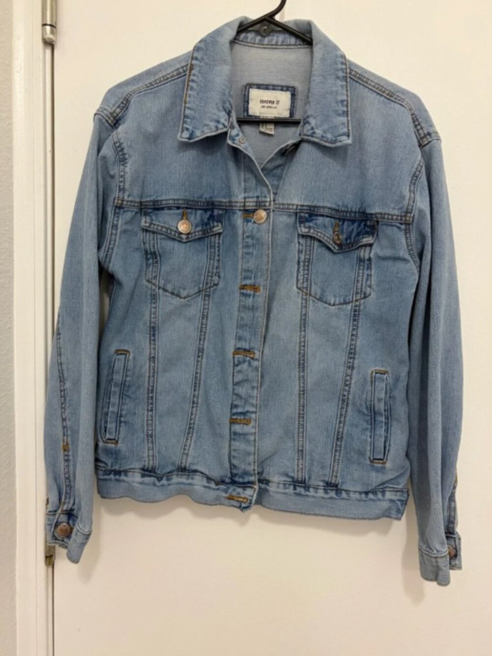 Forever 21 Womens Light Wash Denim Jacket Pale Blue Size M